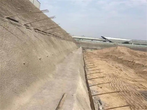 铁力河道边坡加固